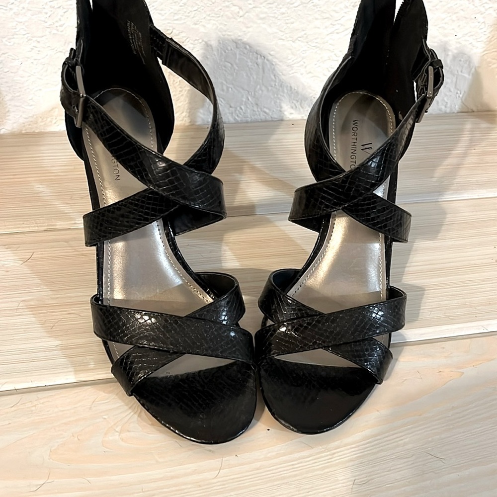 Size 8. Black Crisscross elegant ankle strap heels. Zipper in backeasy on an off